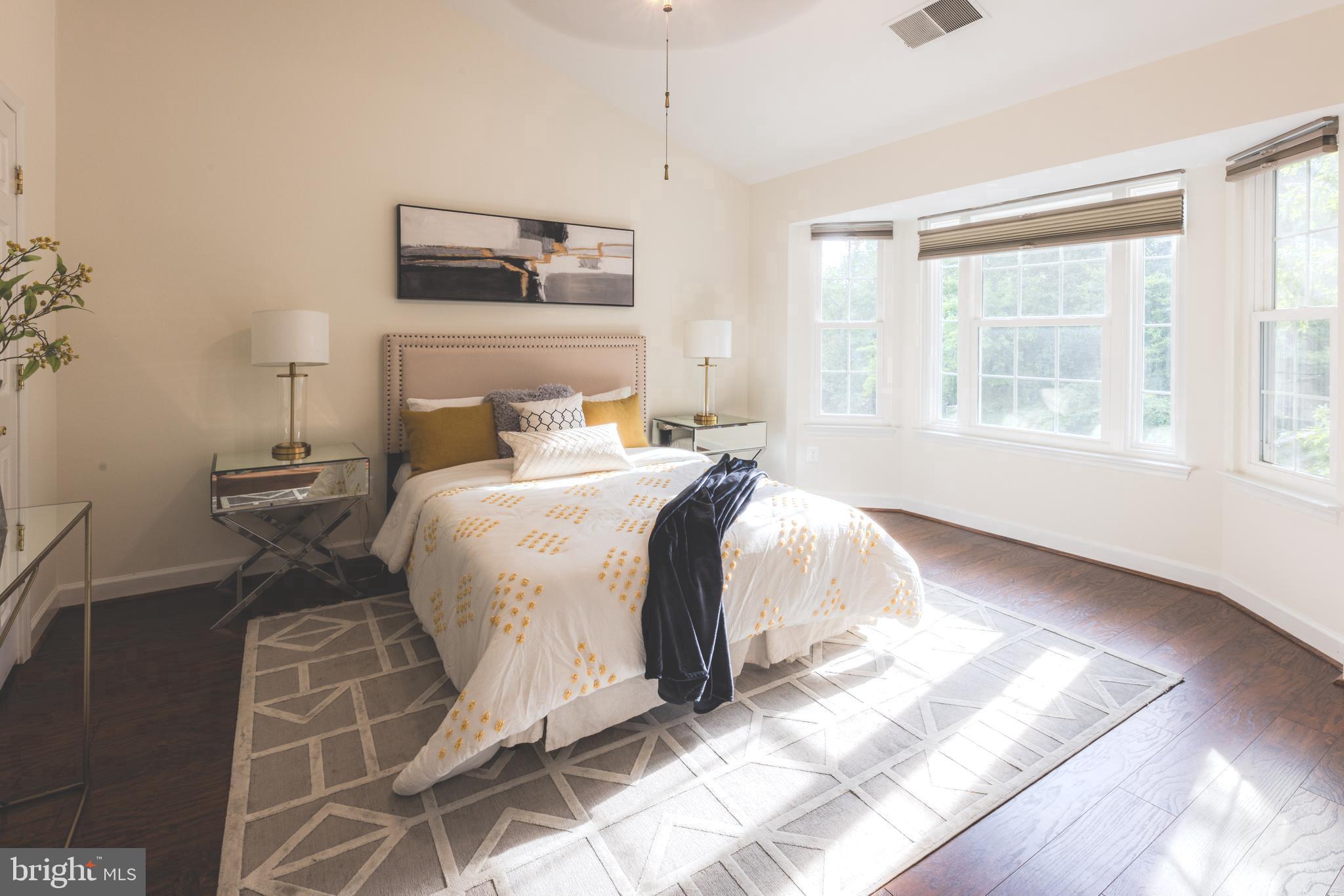 LOWES ISLAND - Residential