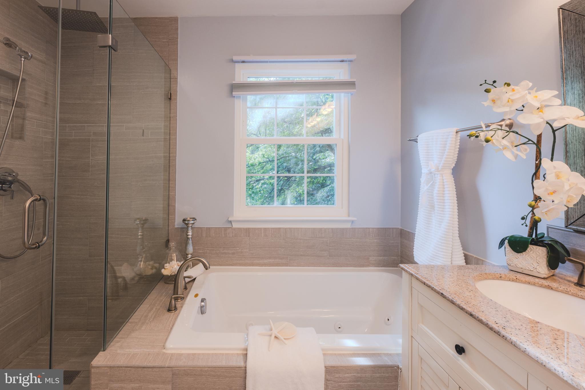 LOWES ISLAND - Residential