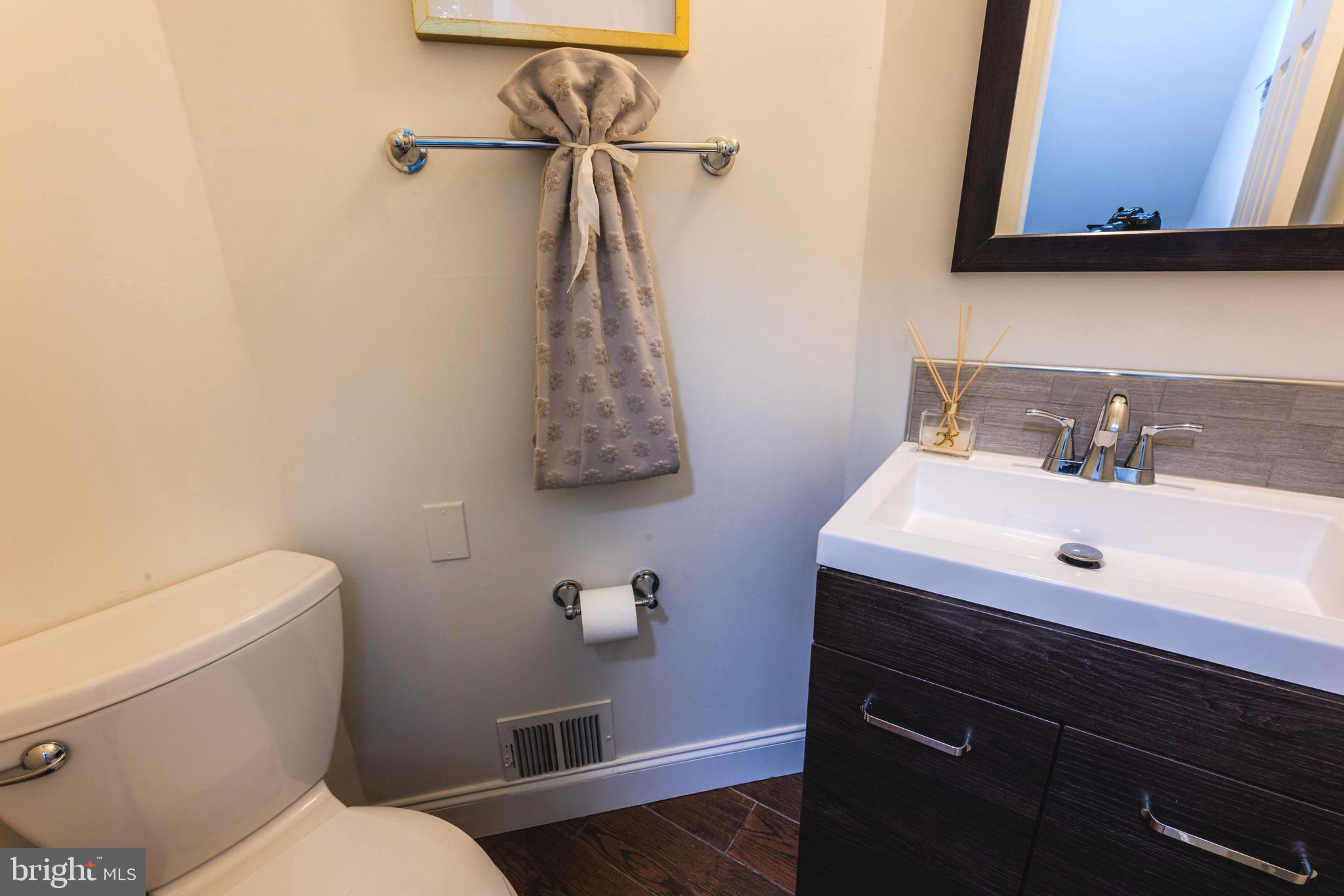 LOWES ISLAND - Residential