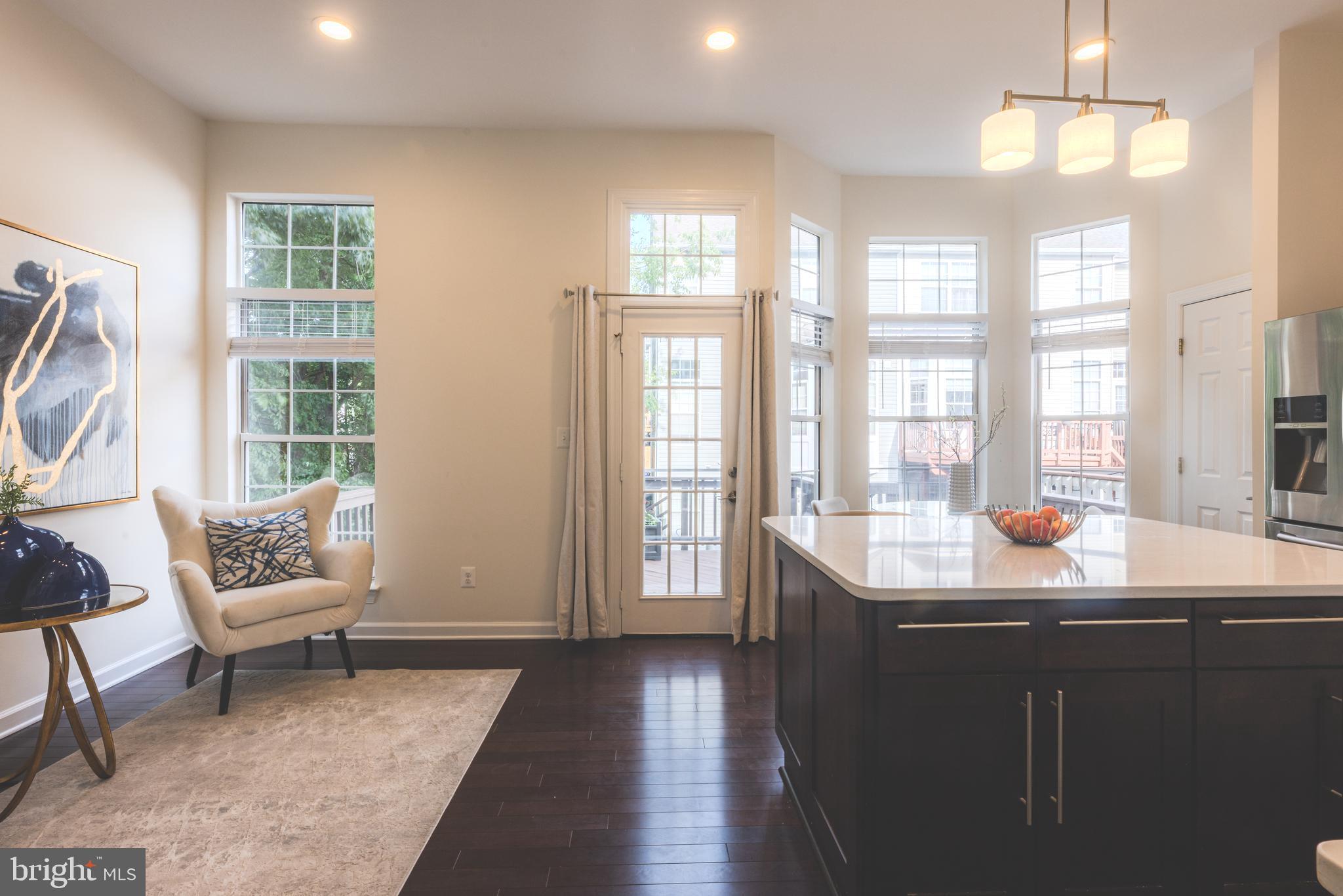 LOWES ISLAND - Residential