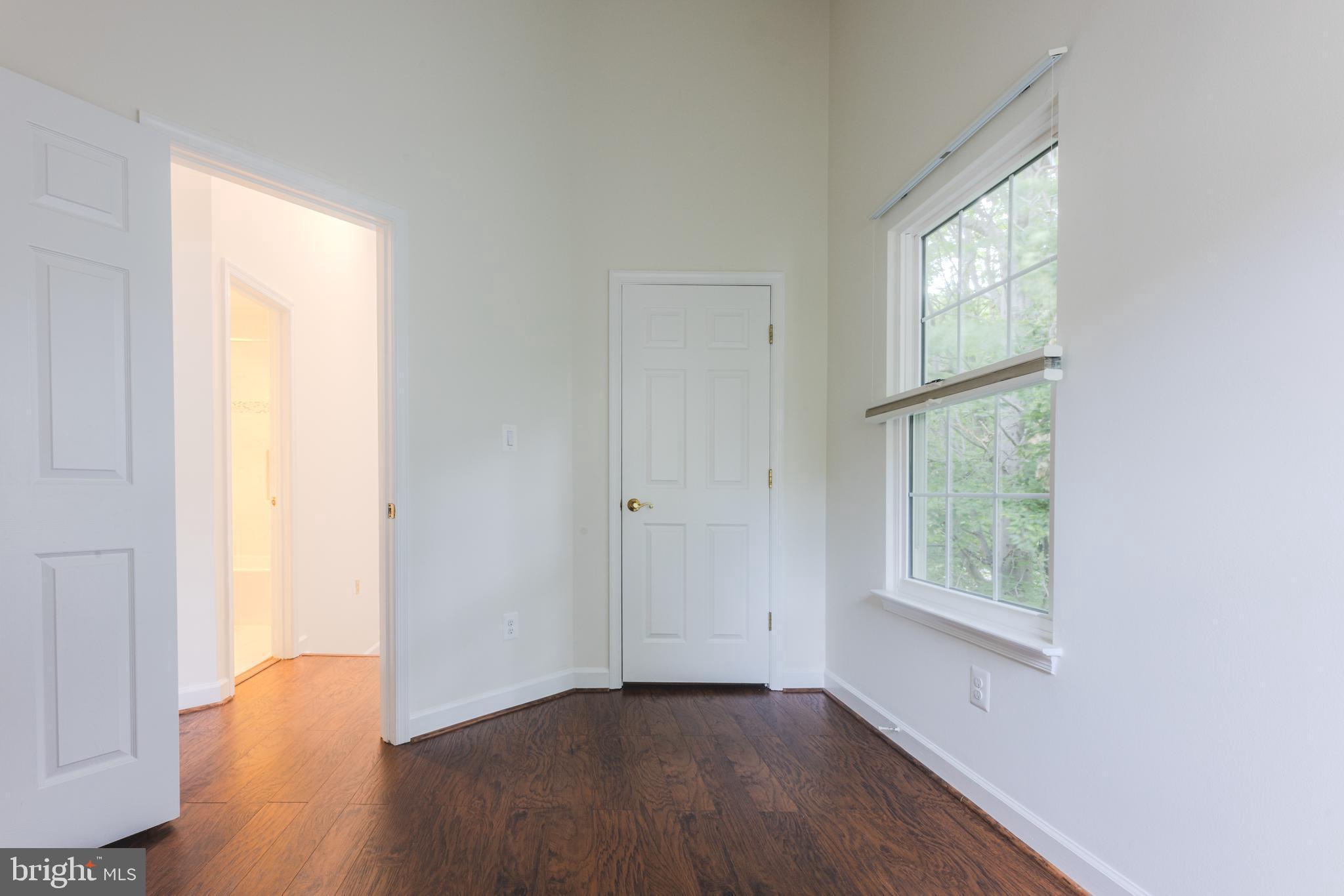 LOWES ISLAND - Residential