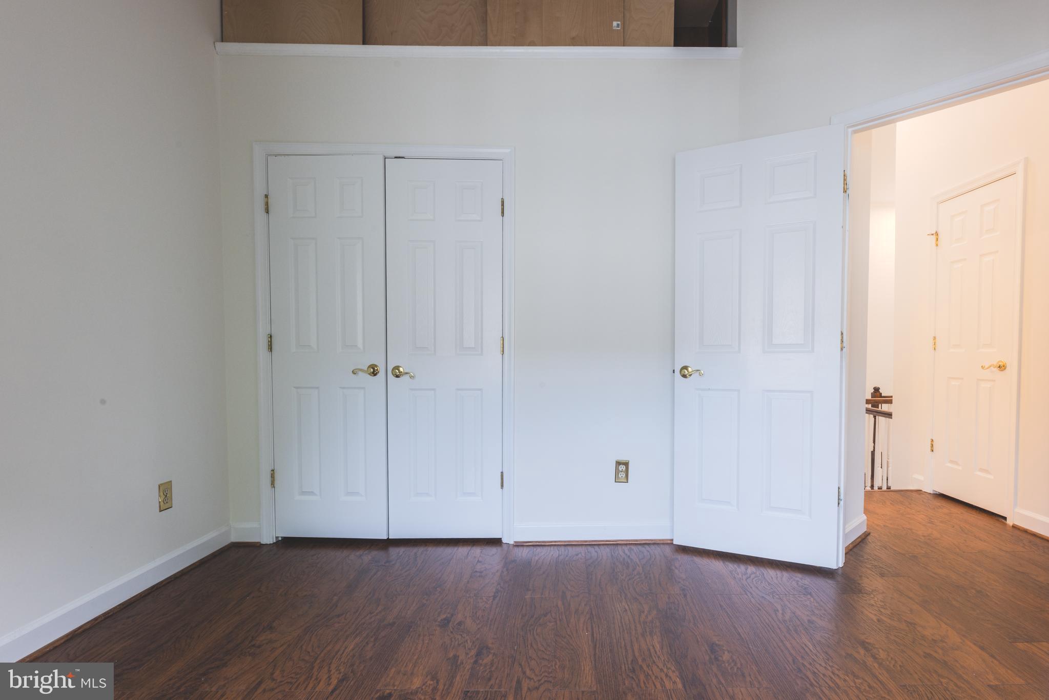 LOWES ISLAND - Residential