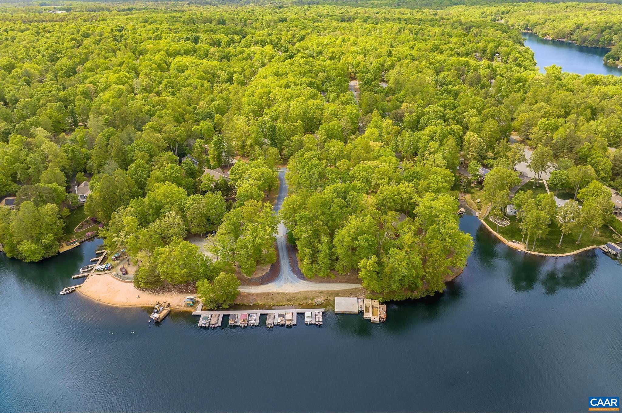 LAKE MONTICELLO - Residential