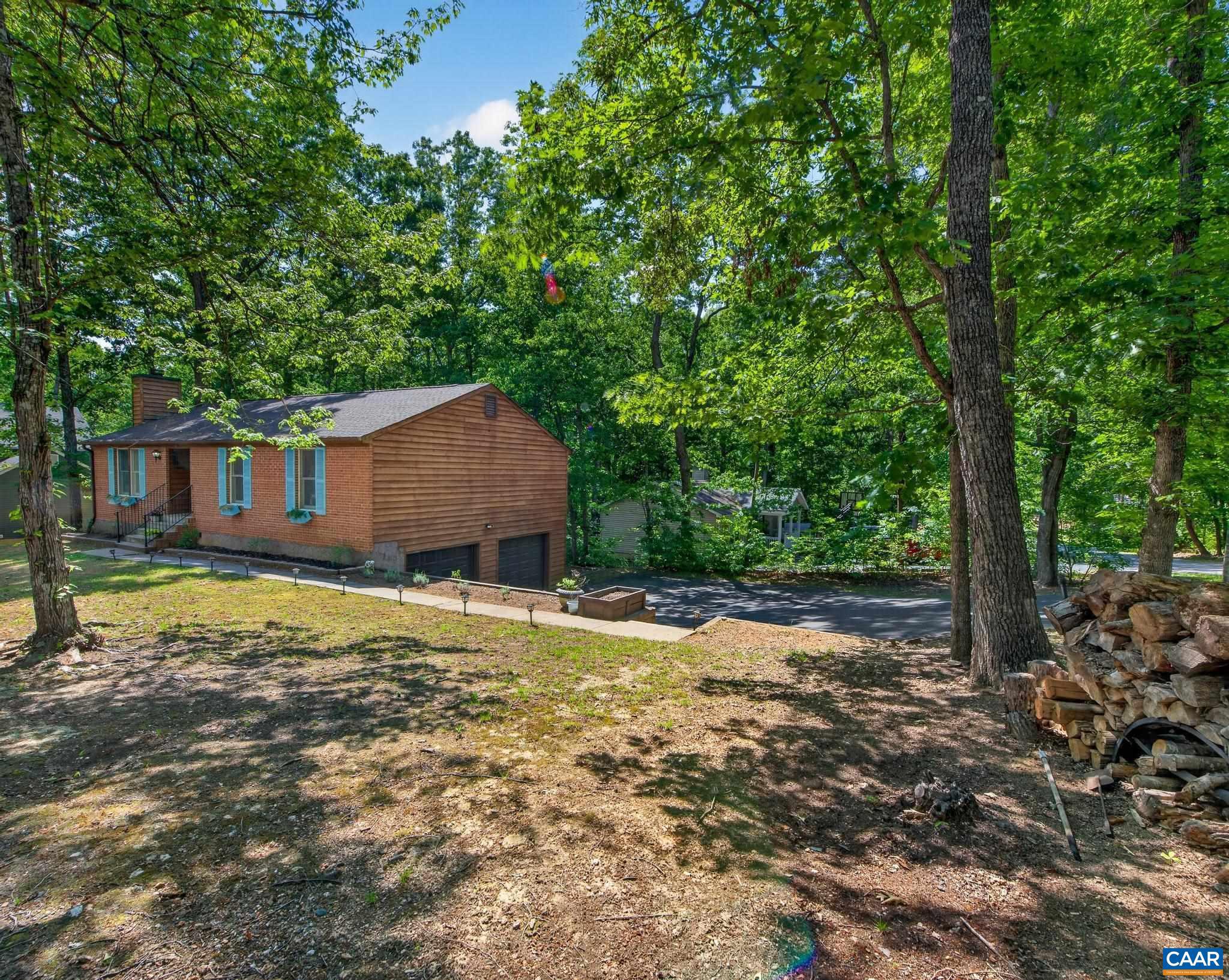 LAKE MONTICELLO - Residential