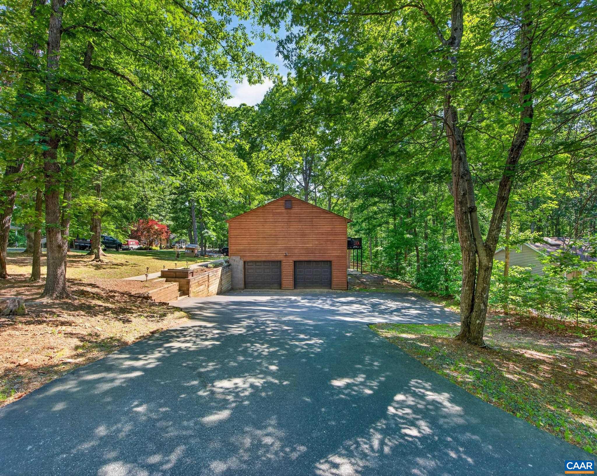 LAKE MONTICELLO - Residential