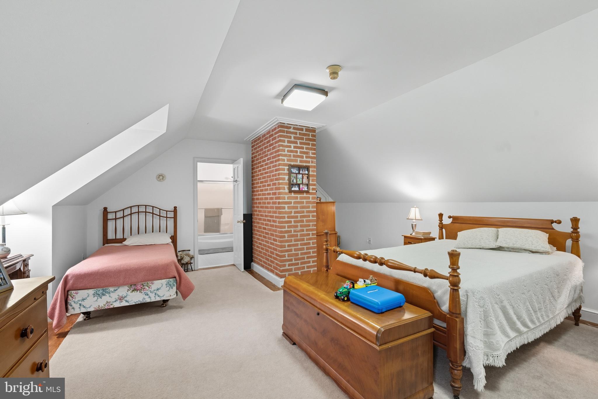 KENTMORE PARK - Residential