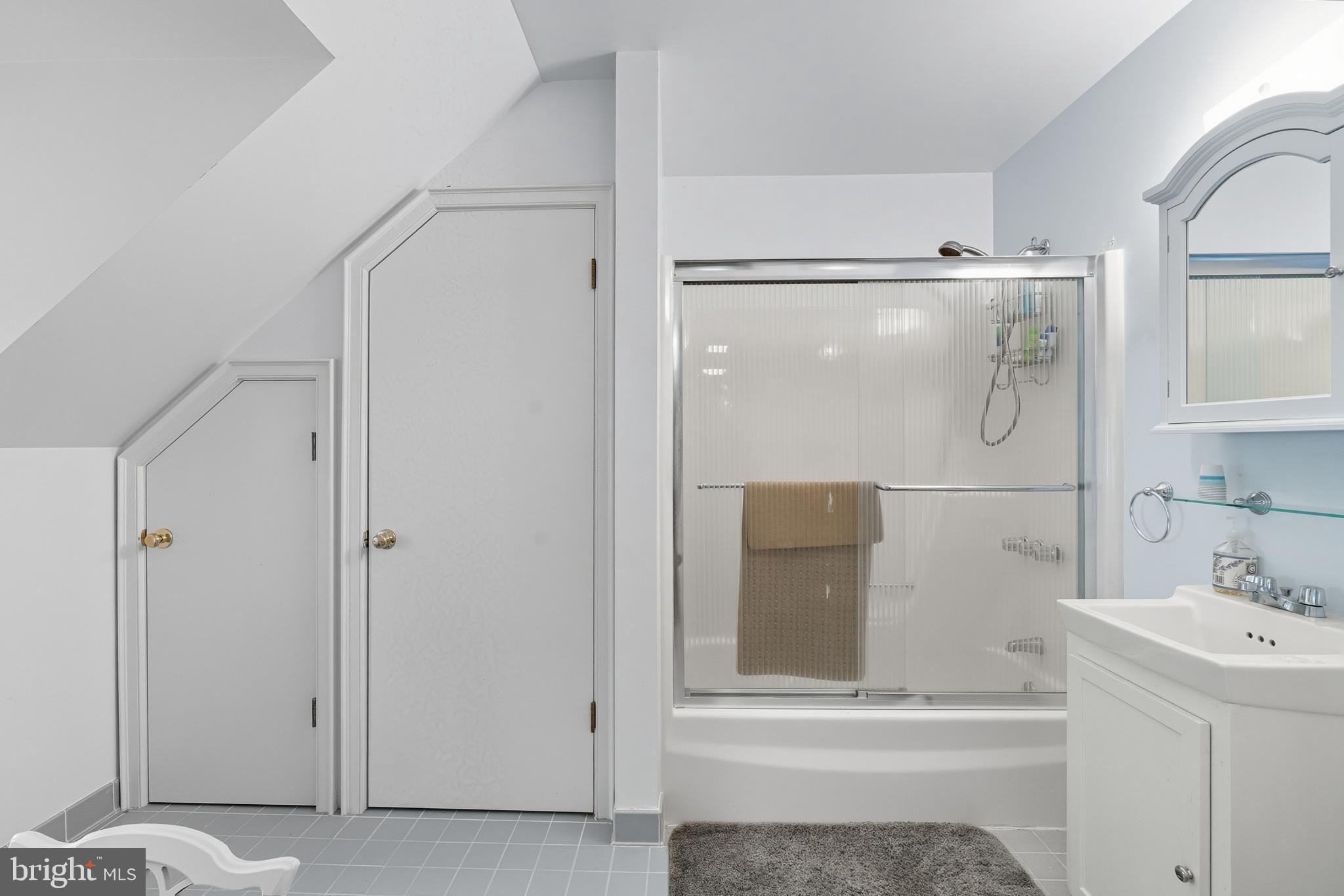 KENTMORE PARK - Residential