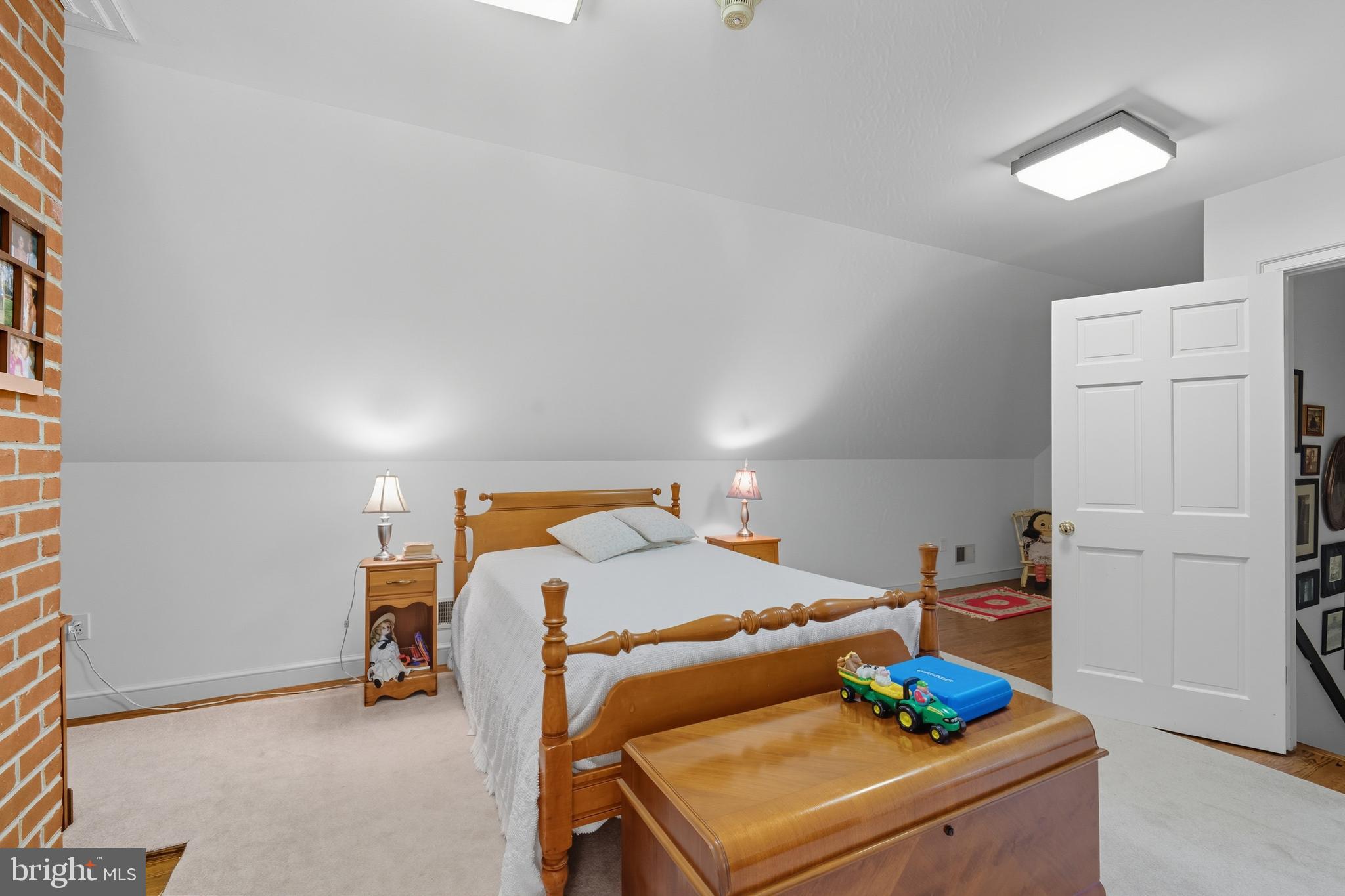 KENTMORE PARK - Residential