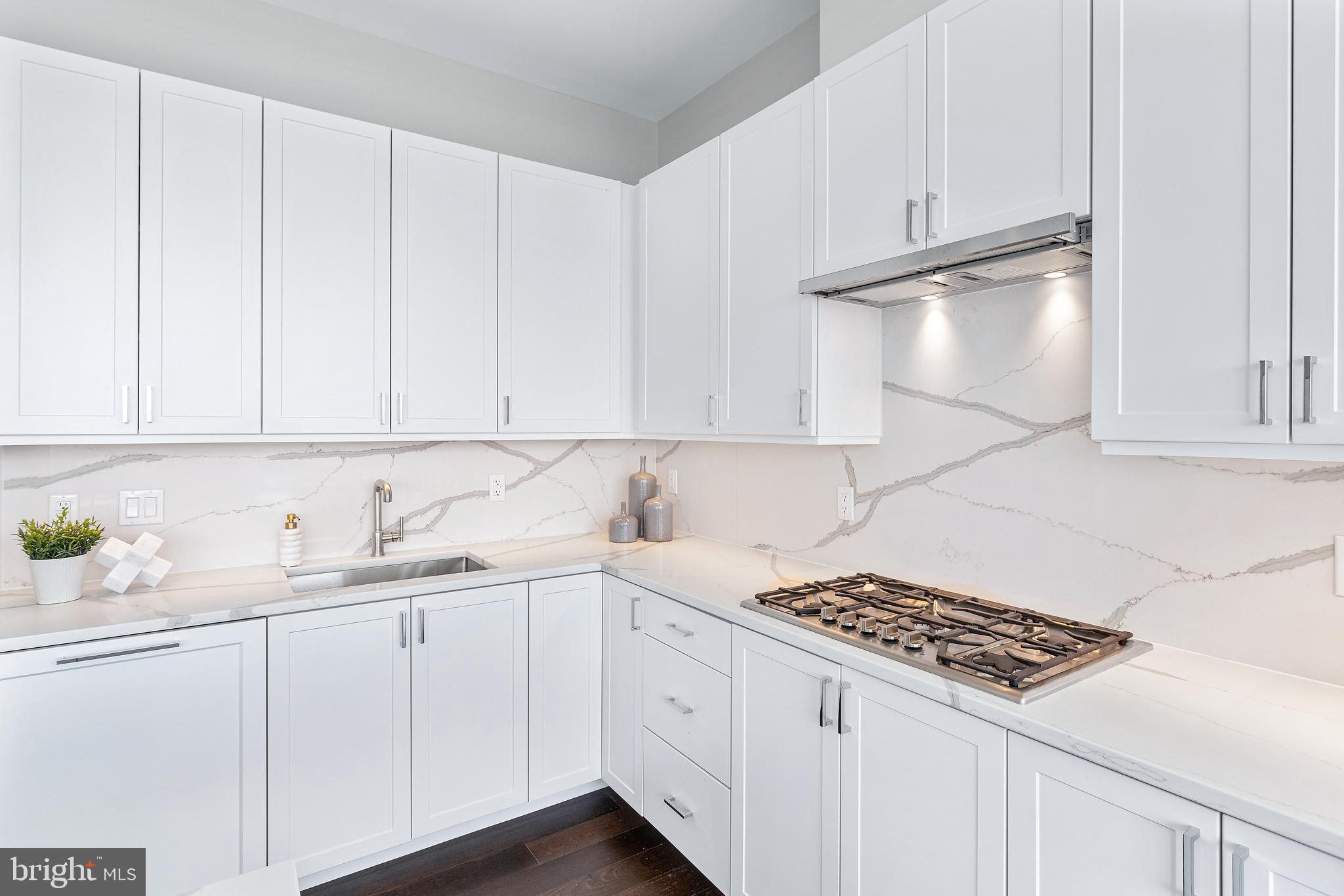 OLD TOWN ALEXANDRIA - Residential