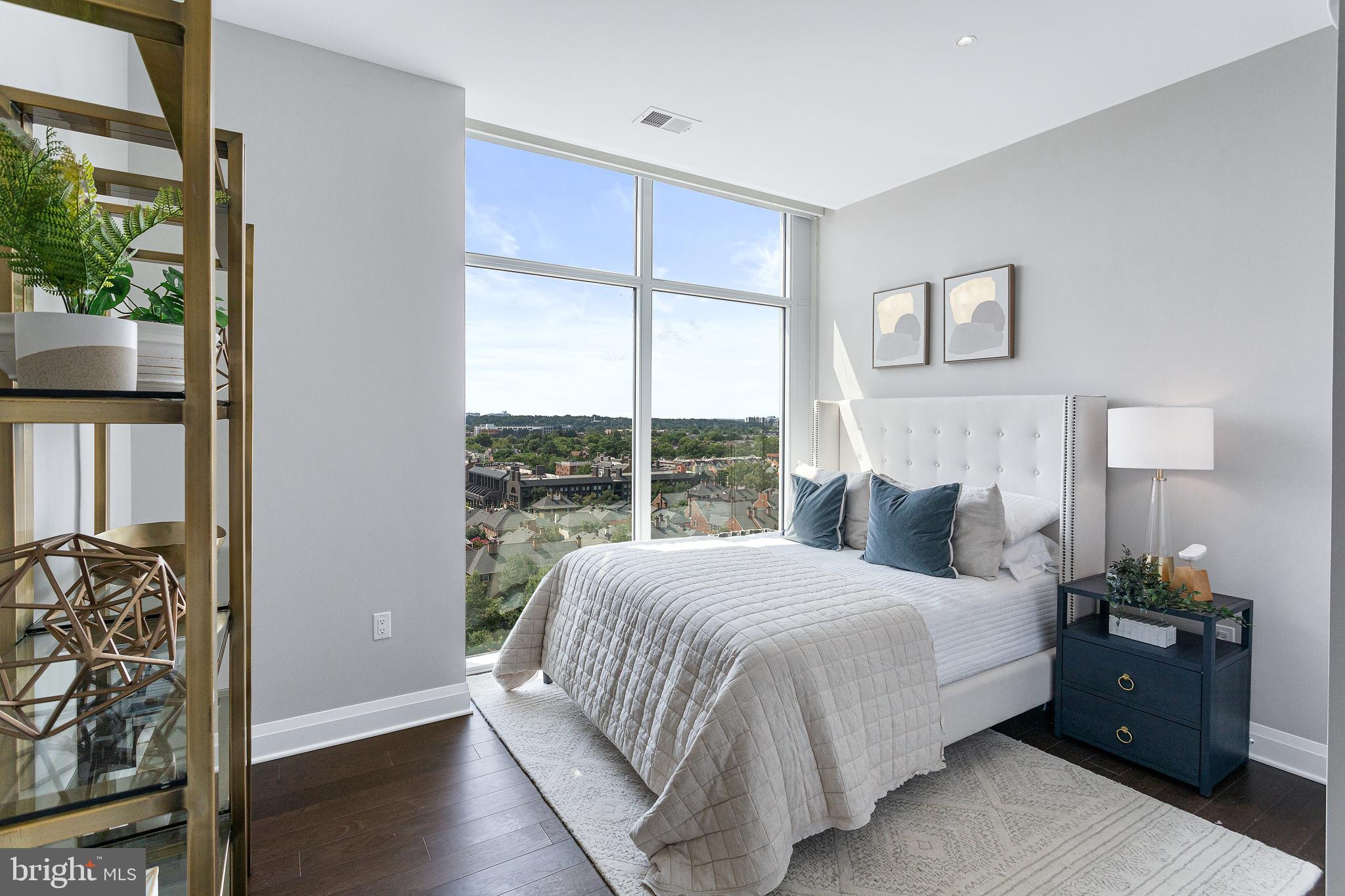 OLD TOWN ALEXANDRIA - Residential