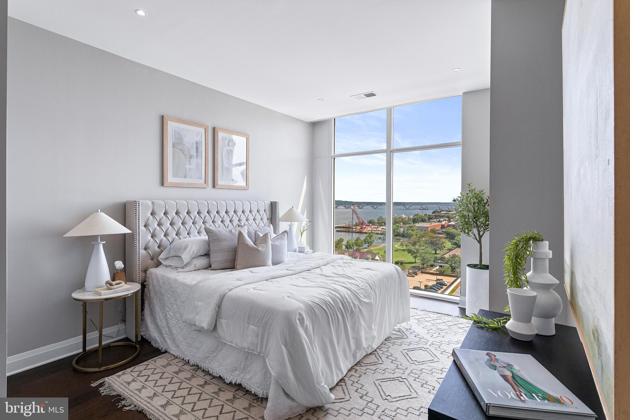 OLD TOWN ALEXANDRIA - Residential