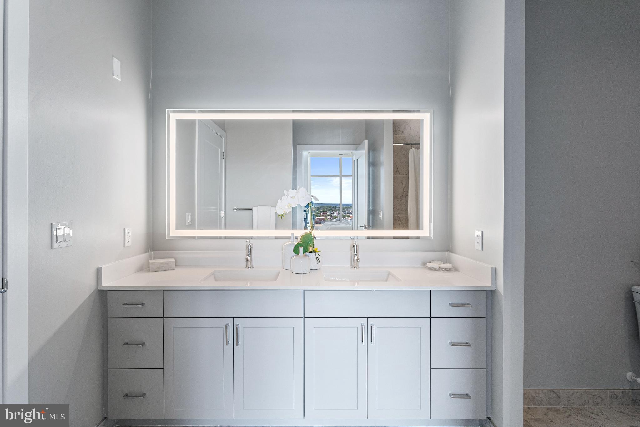 OLD TOWN ALEXANDRIA - Residential