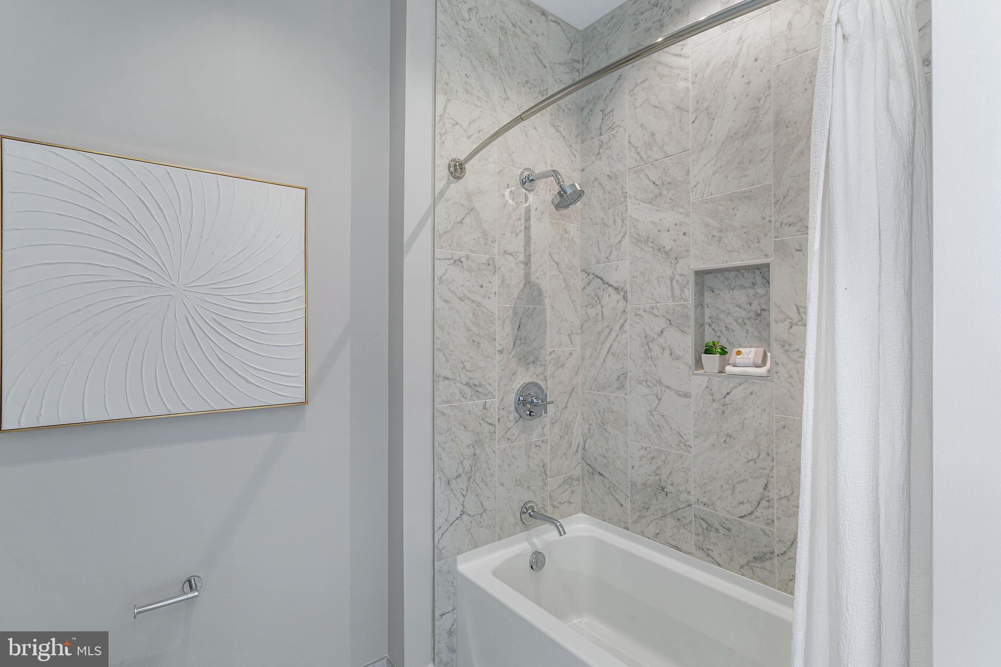 OLD TOWN ALEXANDRIA - Residential