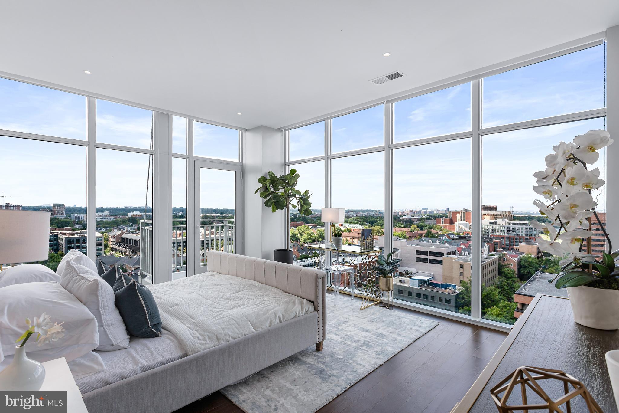 OLD TOWN ALEXANDRIA - Residential