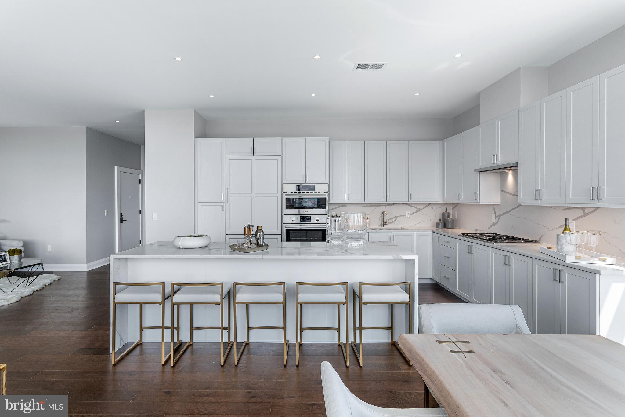 OLD TOWN ALEXANDRIA - Residential