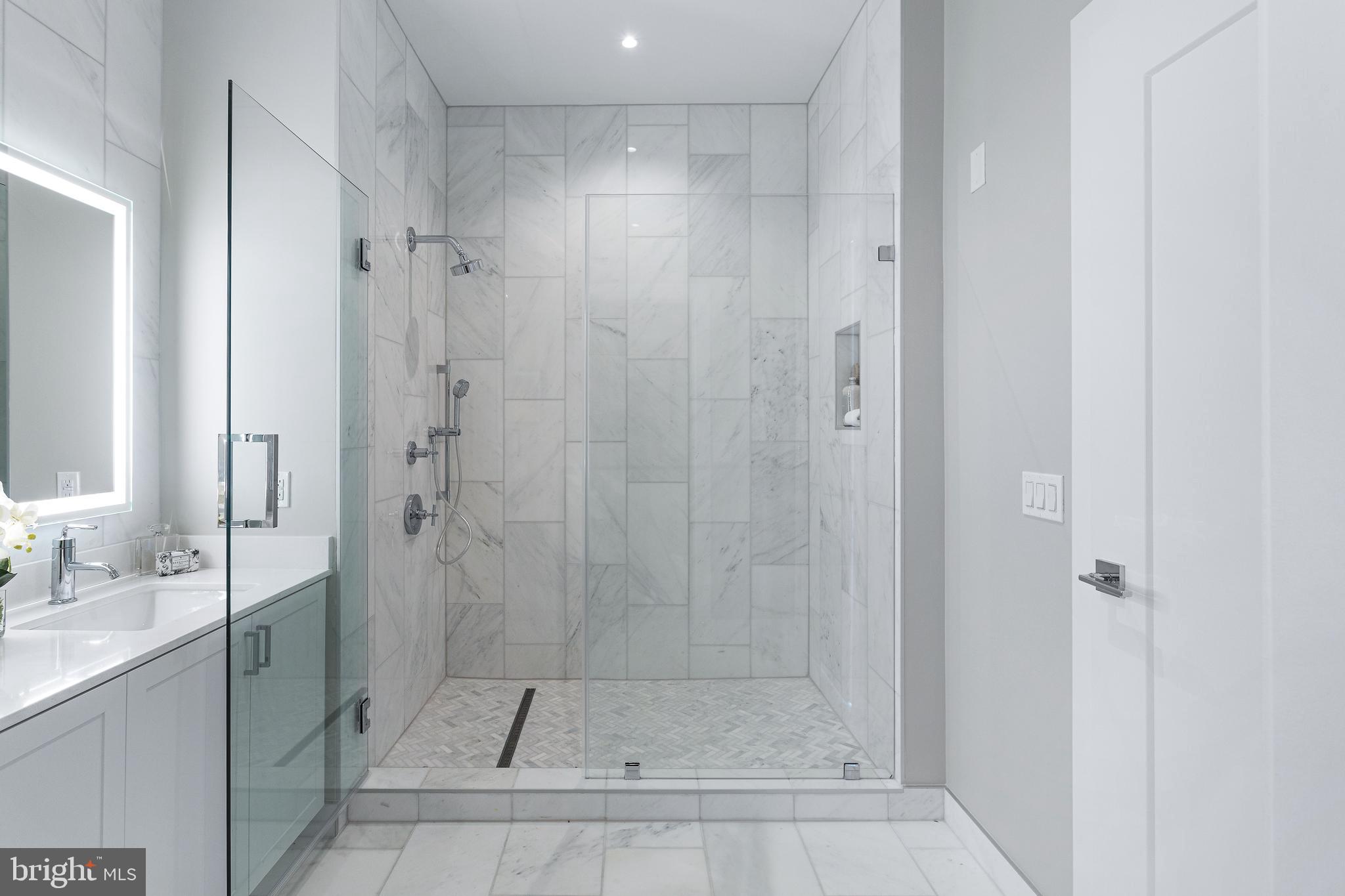 OLD TOWN ALEXANDRIA - Residential