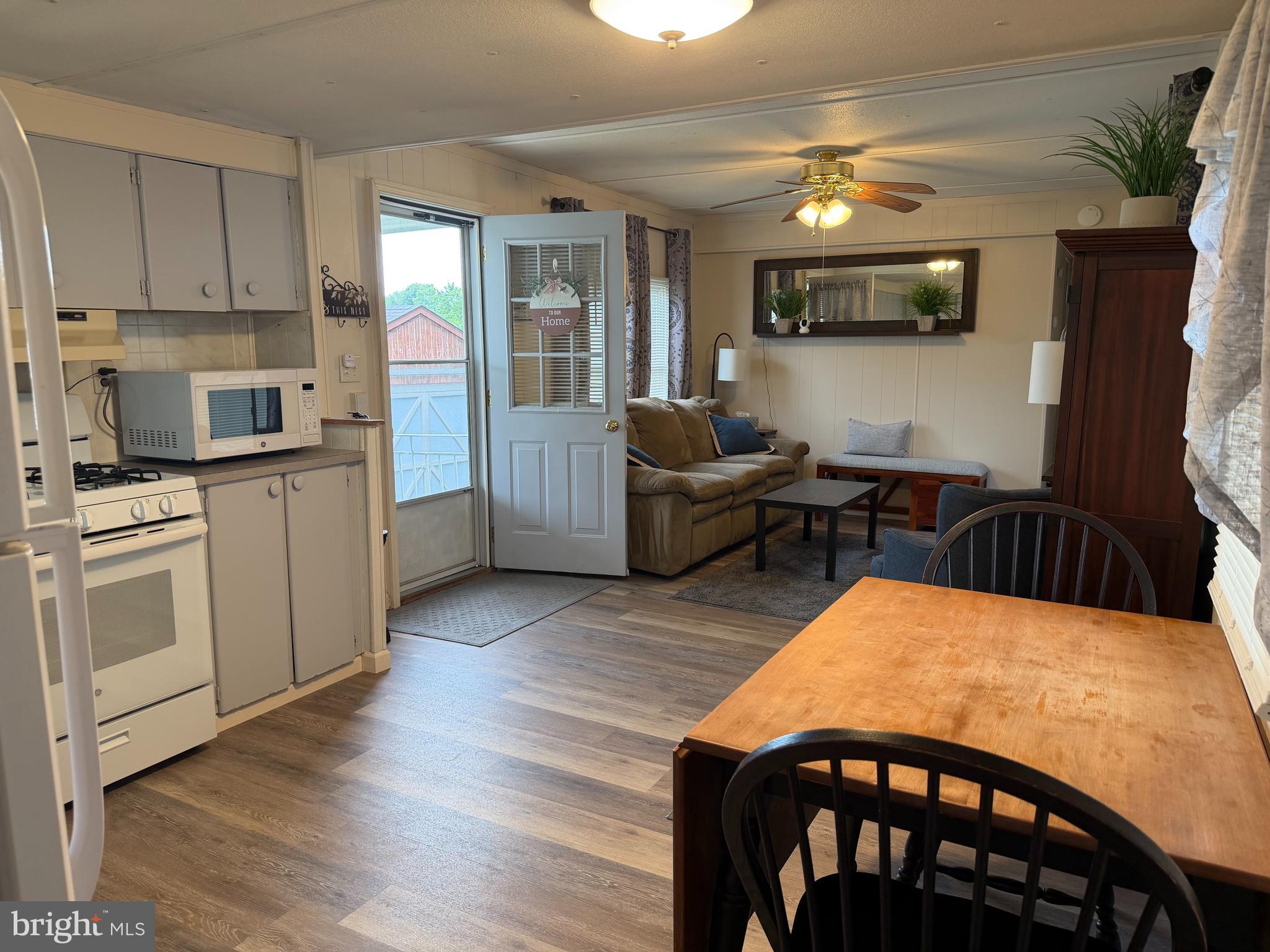 472 S LANCASTER ST 24