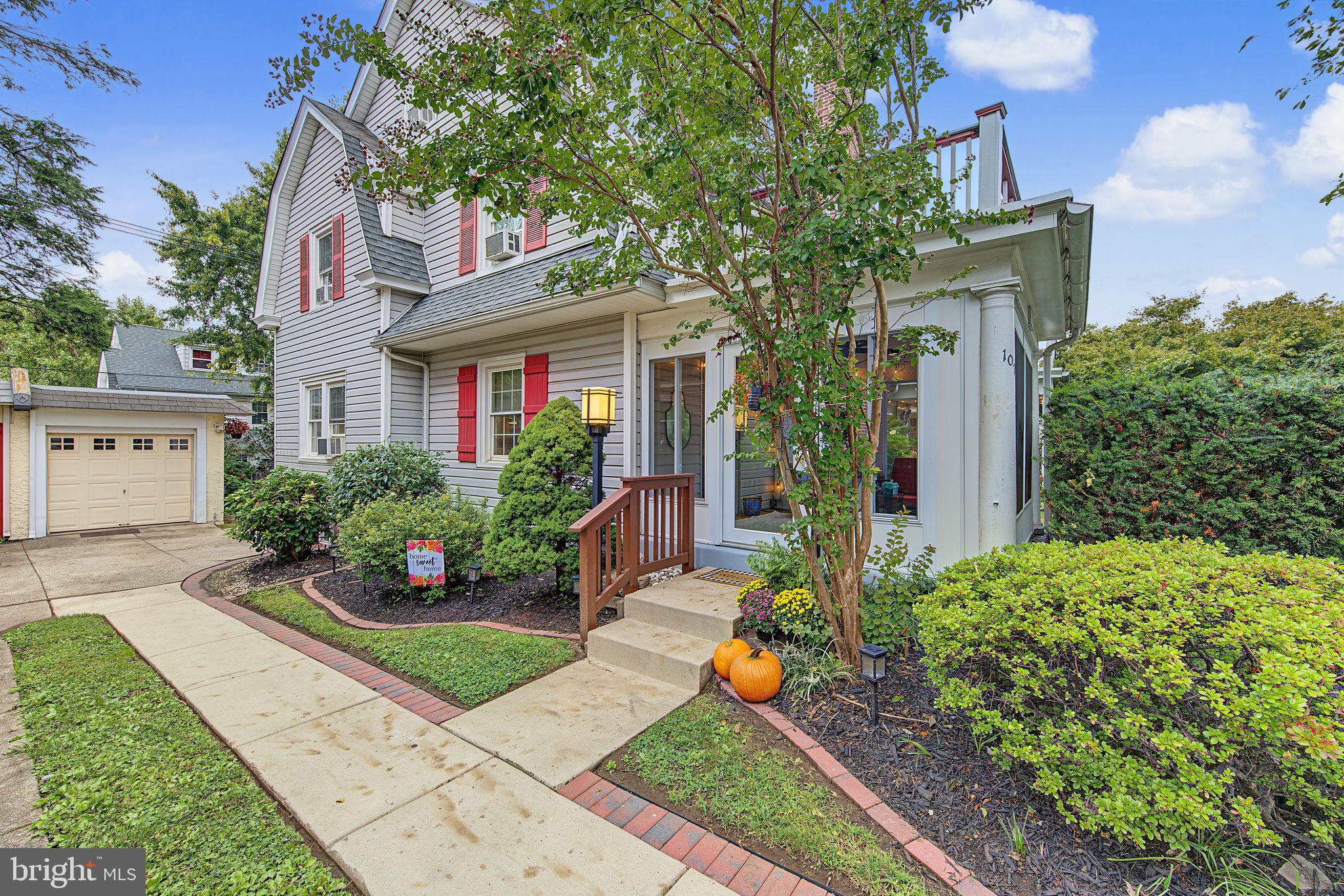 107 GLADSTONE ROAD
