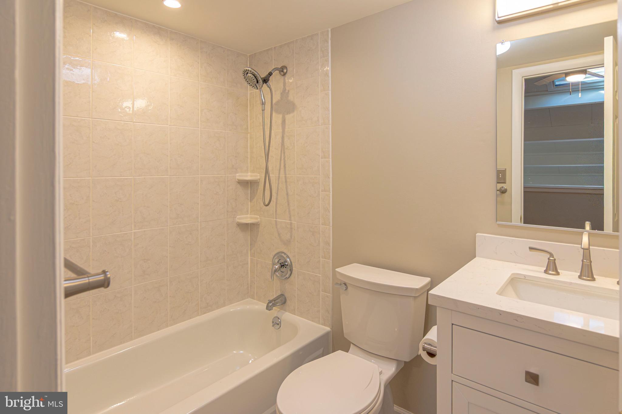 VILLAGE II - Residential Lease