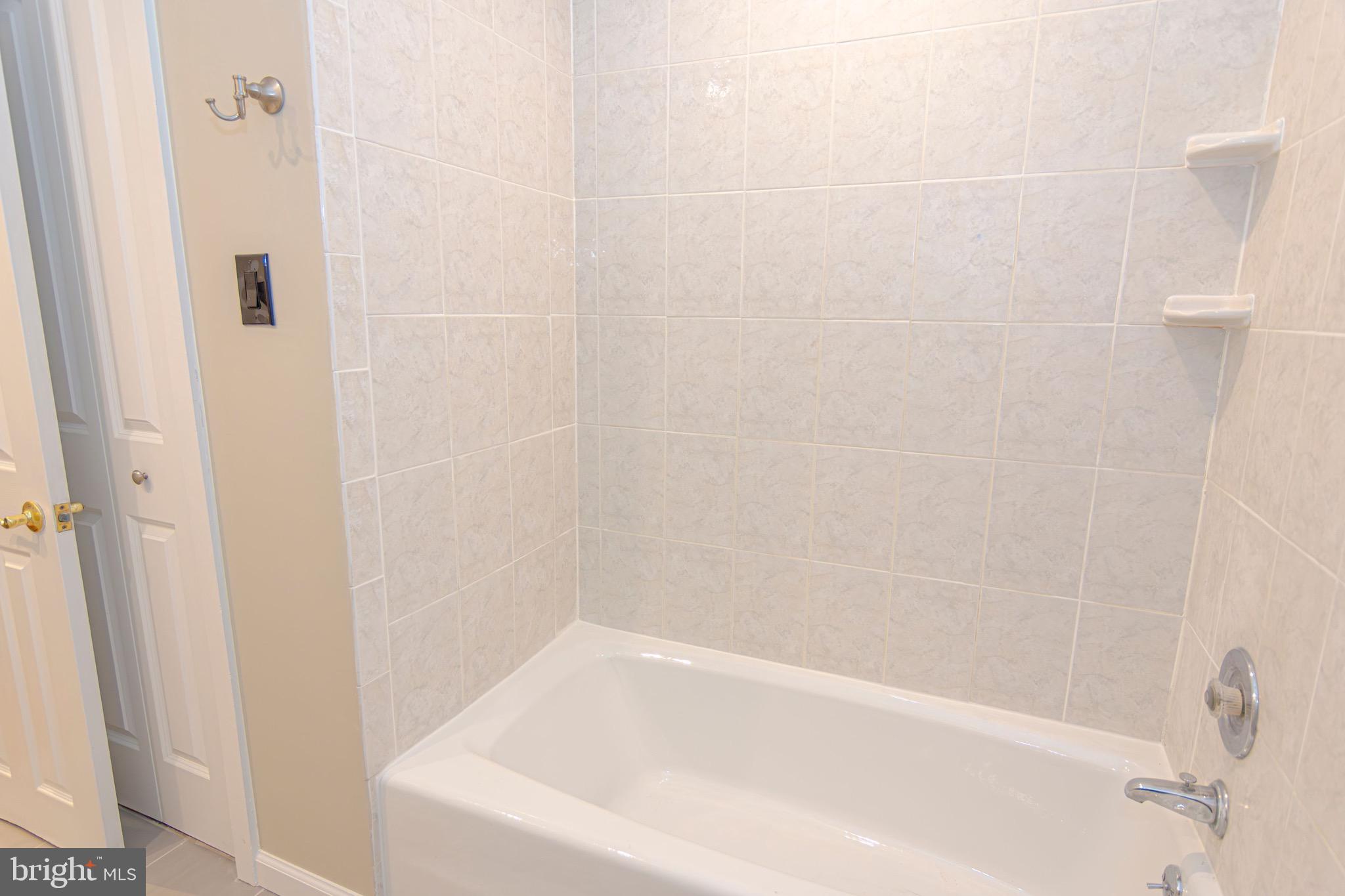 VILLAGE II - Residential Lease