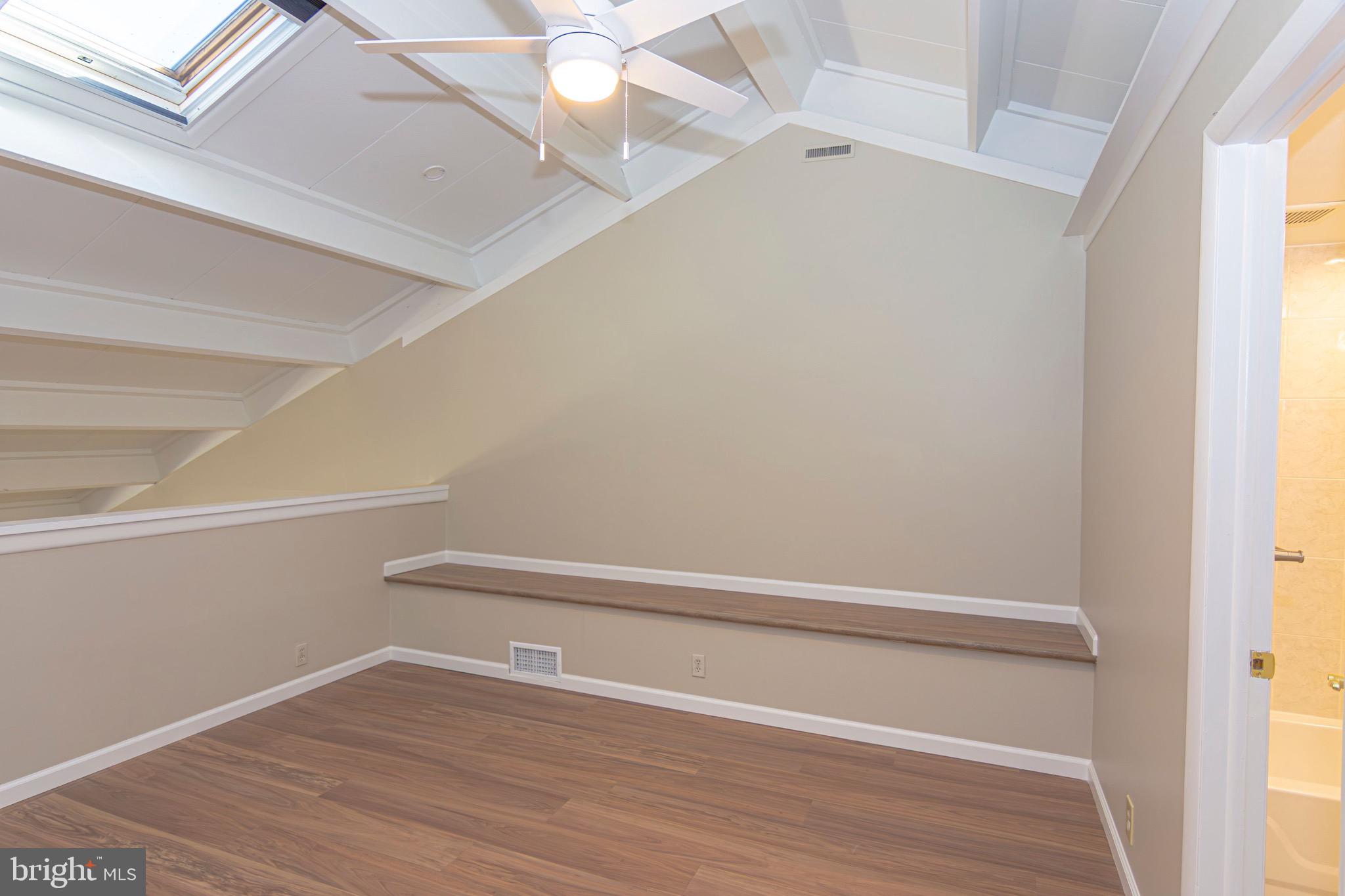 VILLAGE II - Residential Lease