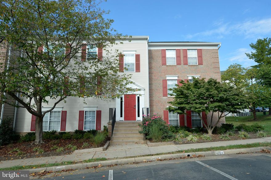 Beautiful, fully renovated, 2nd level Fox Chapel condo w/ 3 bedrooms, 2 full baths, and private balcony with a storage closet. 2019 upgrades include: hardwood floors in the main living area, dining room, and kitchen w/spacious white cabinets, pantry, granite countertops, SS appliances, and recessed lighting, neutral paint and carpet, ceiling fans in the living room and master bedroom, Nest programmable Thermostat, Samsung washer/dryer, HVAC and updated baths. The roof was replaced in 2020. This condo offers privacy and security and is ideally located on a quiet street with proximity to Routes 7, 15, and the Greenway. Community amenities include an outdoor pool, tot lot, clubhouse, one assigned parking space, and lots of open parking. A short stroll to the shops, restaurants, and the W&OD trail. Convenient to nearby year-round weekly farmers market, Premium Outlet Mall, and historic downtown Leesburg make this home an ideal location for your family.