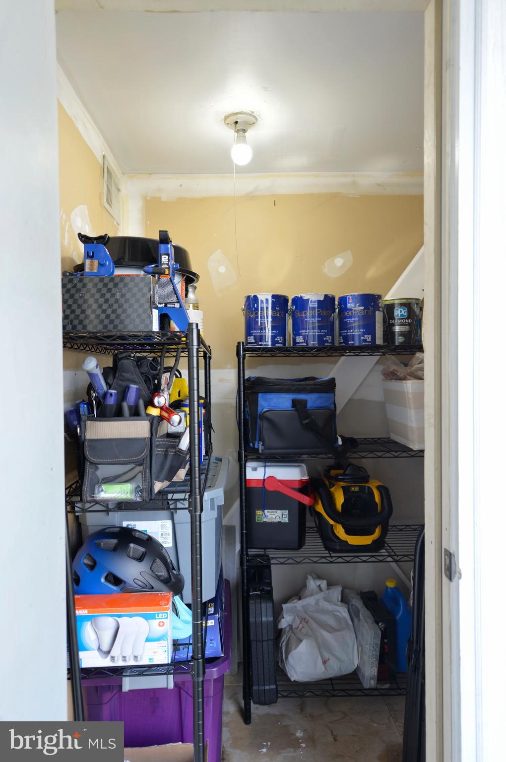 FOX CHAPEL AT TUDOR KNOLLS - Residential Lease