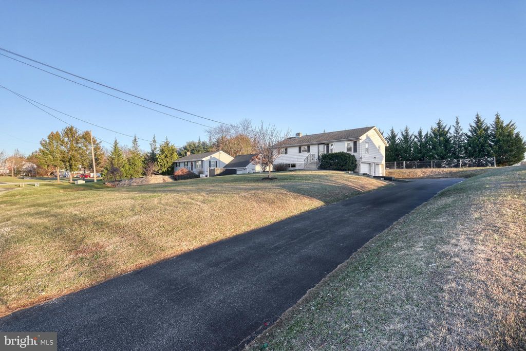 Photo of 946 Church Road, YORK, PA 17404 (MLS # PAYK2095042)