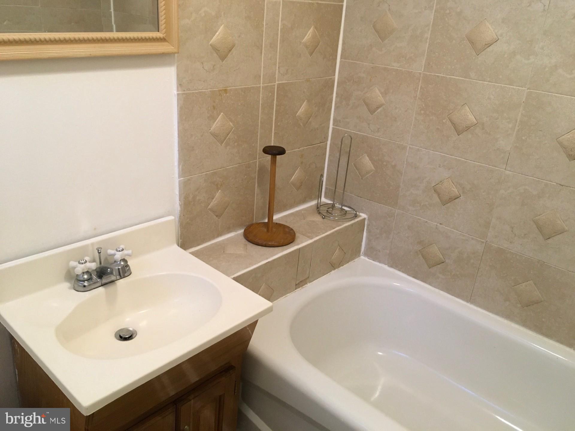 GREEN SPRING - Residential Lease