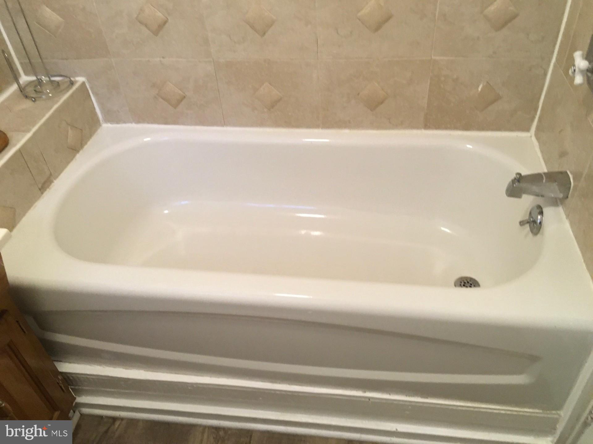 GREEN SPRING - Residential Lease