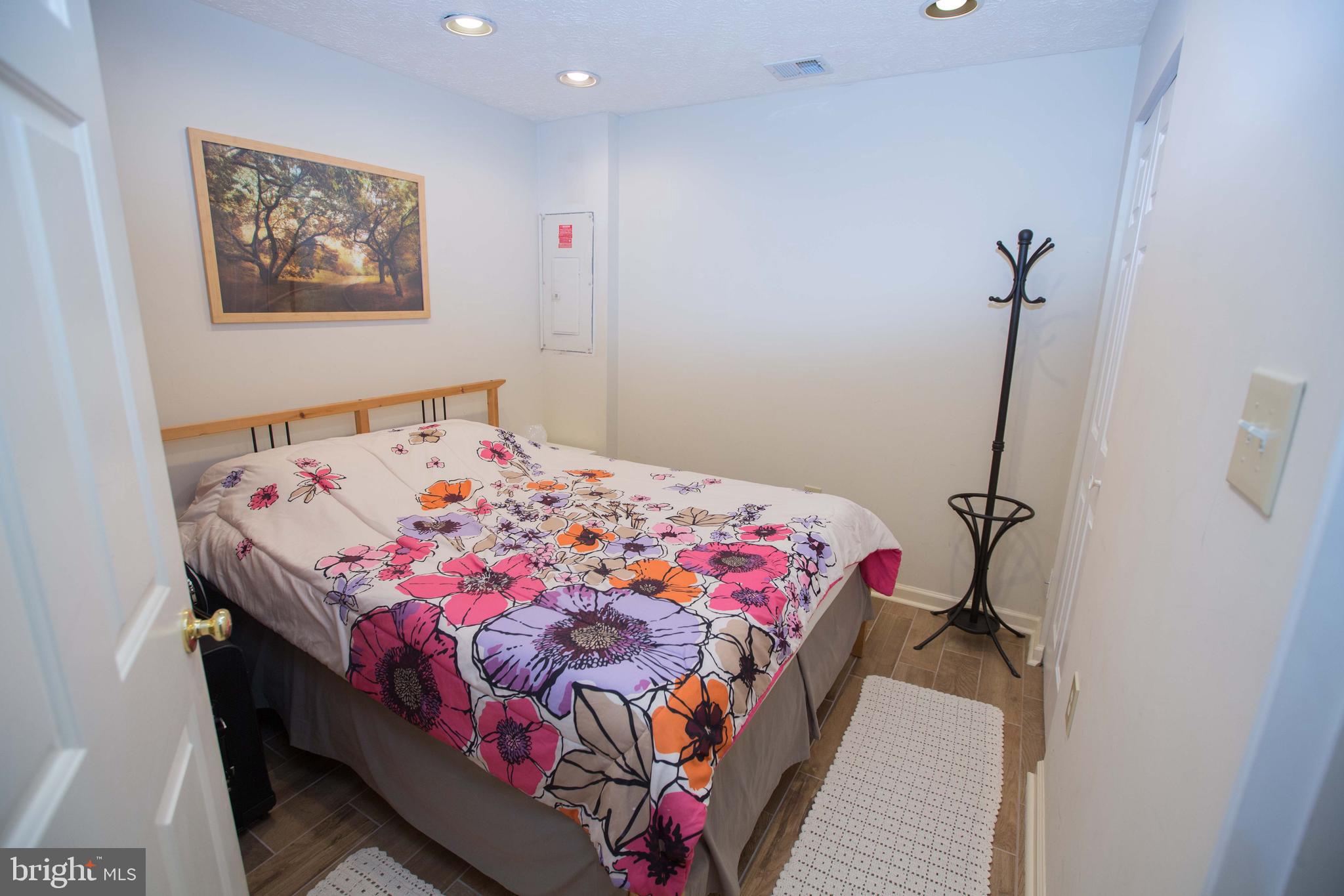 RUSSETT - Residential