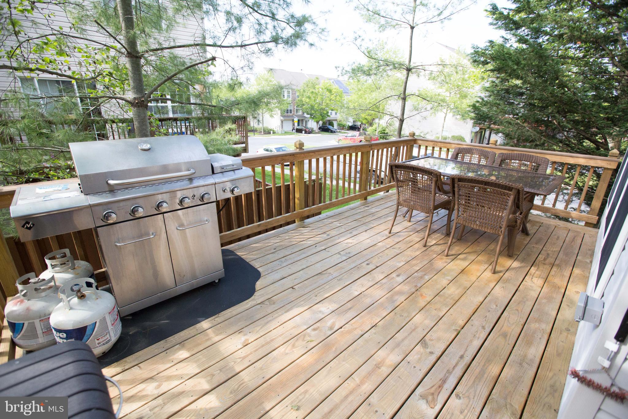 RUSSETT - Residential