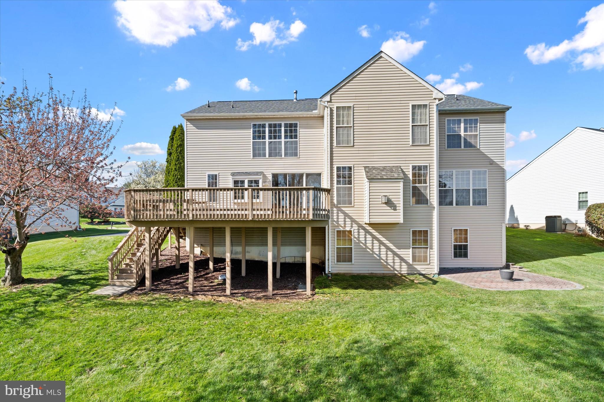 318 MOURNING DOVE DRIVE