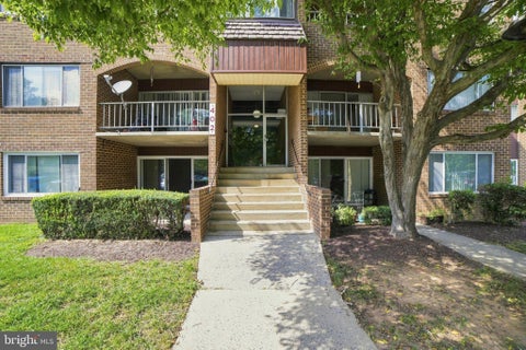Condo For Sale - 402 Girard Street #9<br/> Montgomery County, GAITHERSBURG, MD 20877