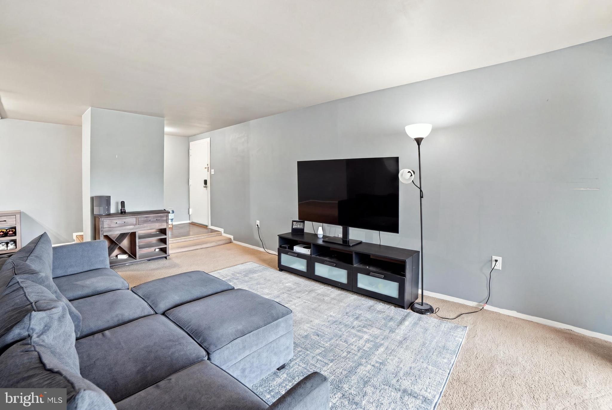 402 GIRARD STREET 9