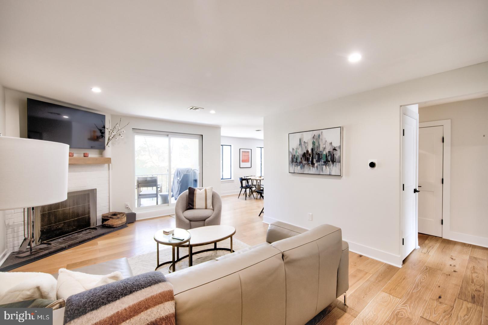 411 W CONESTOGA ROAD 22