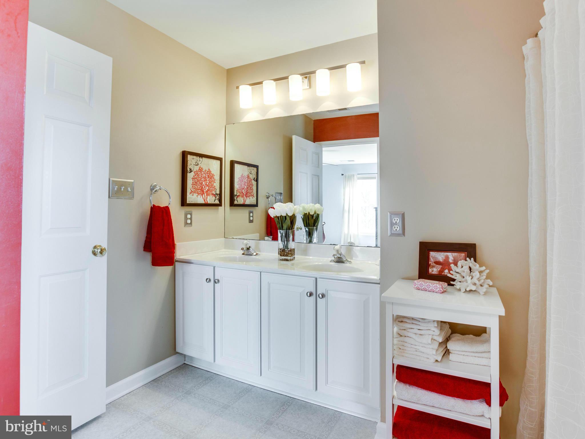 KINGSVIEW VILLAGE - Residential