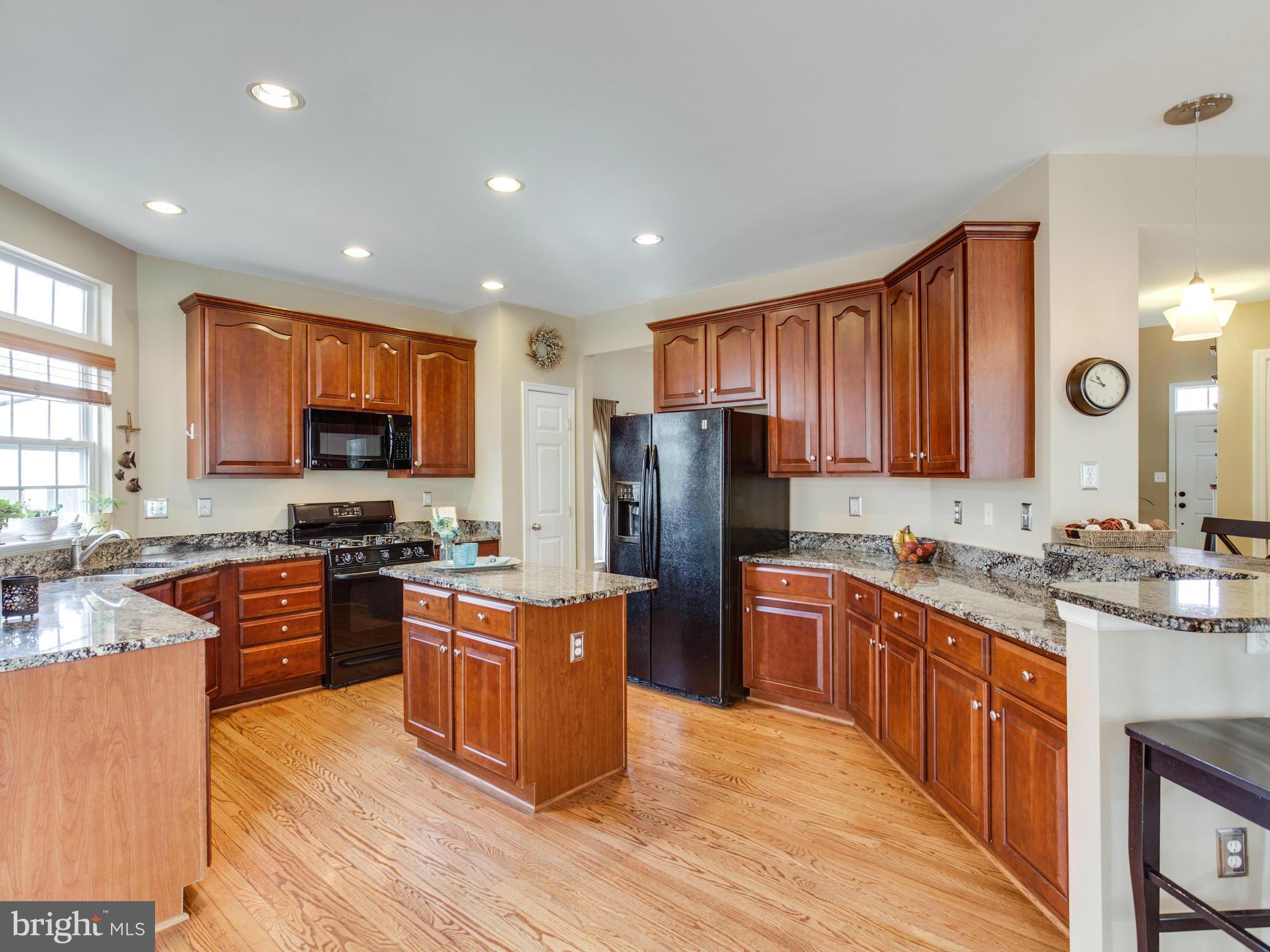 KINGSVIEW VILLAGE - Residential