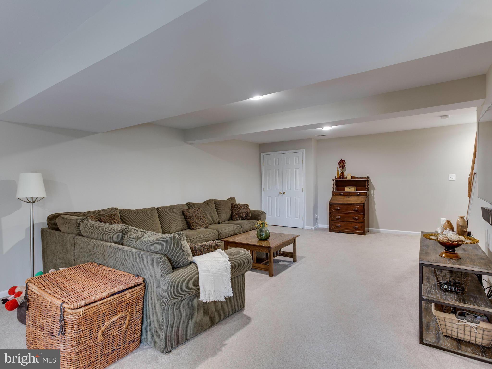 KINGSVIEW VILLAGE - Residential