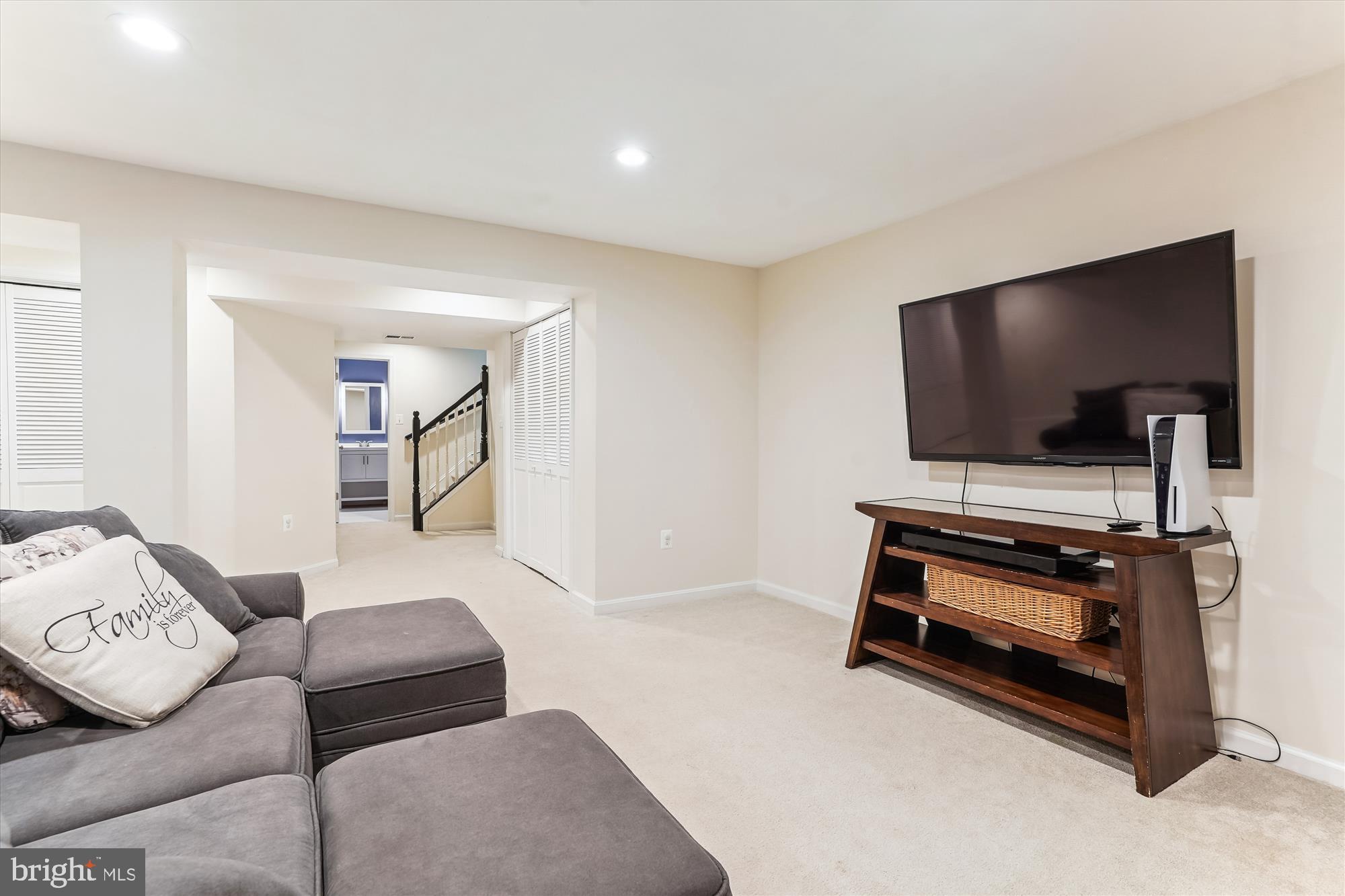 FAIR WOODS - Residential