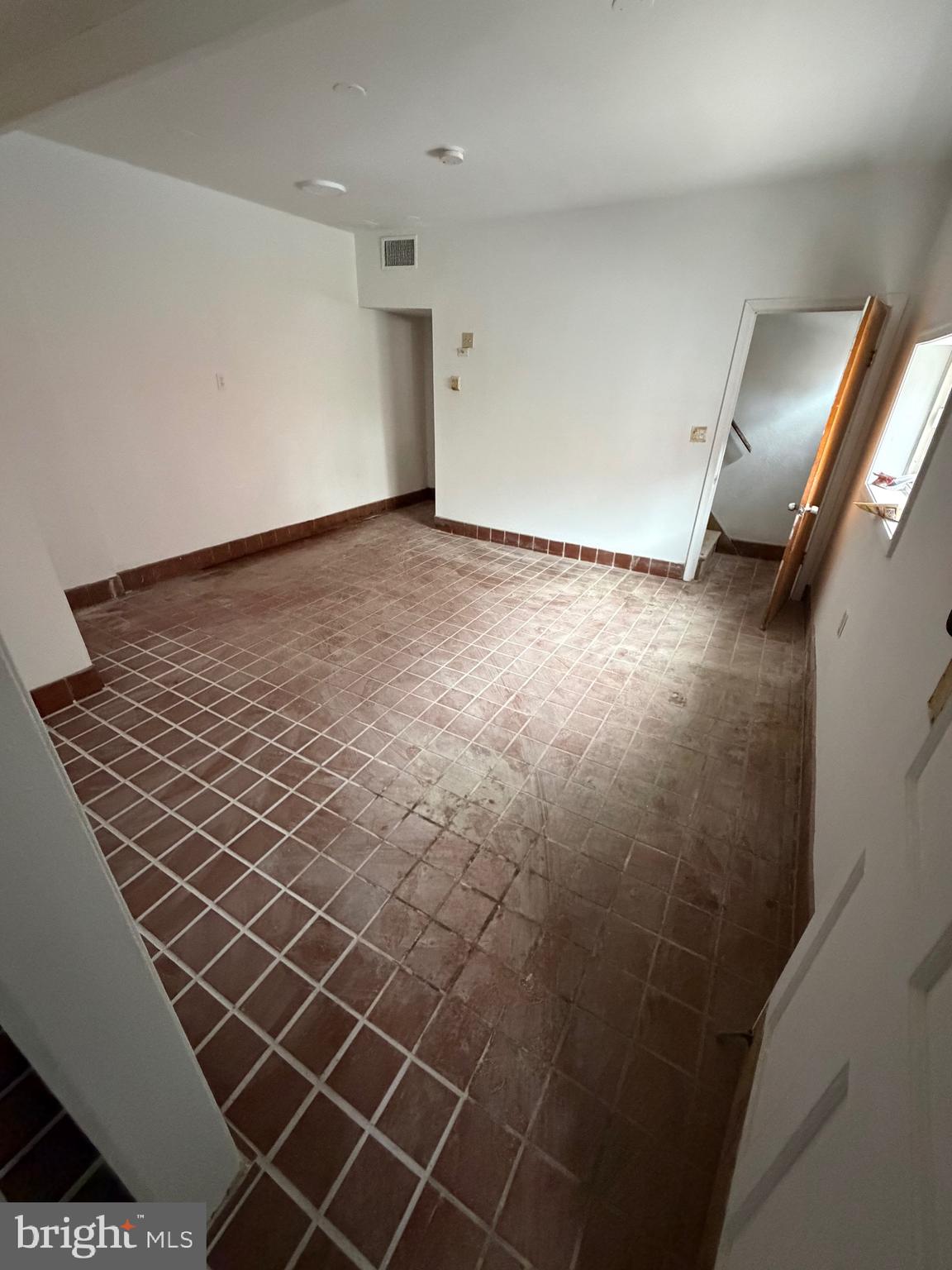 GIRARD ESTATES - Commercial Sale