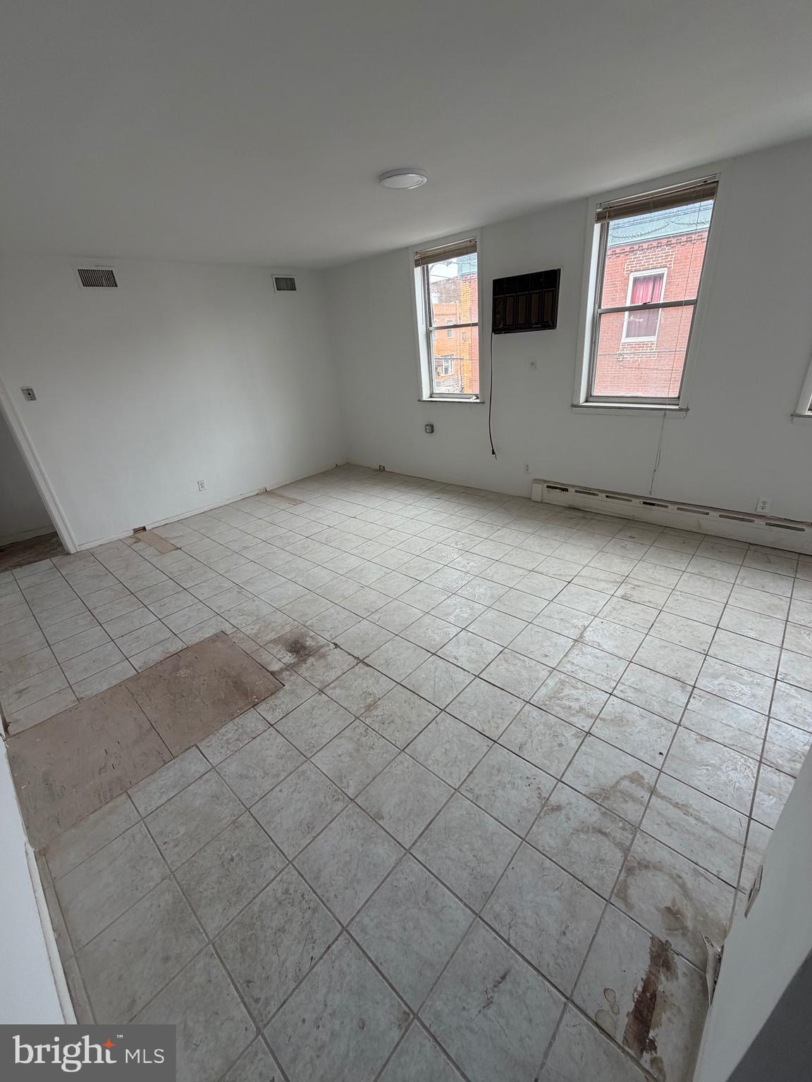 GIRARD ESTATES - Commercial Sale