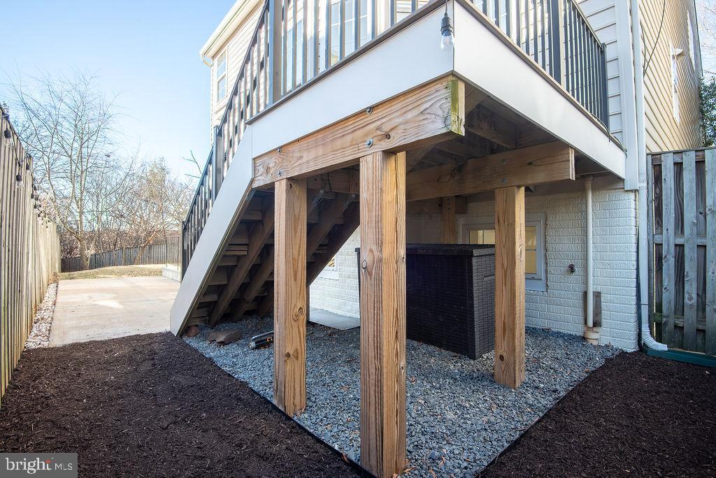 ROCKLAND VILLAGE - Residential