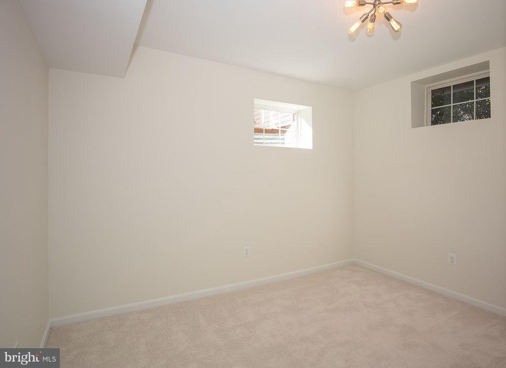 ROCKLAND VILLAGE - Residential