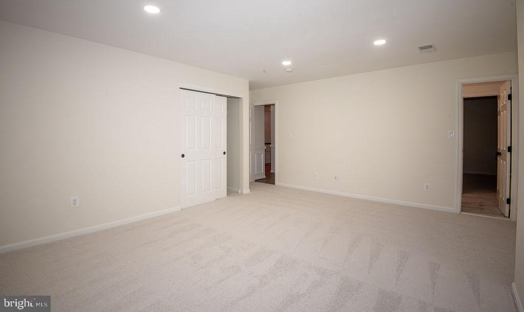 ROCKLAND VILLAGE - Residential