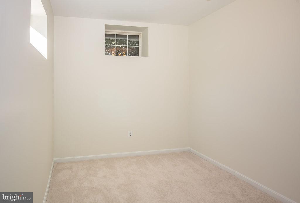 ROCKLAND VILLAGE - Residential