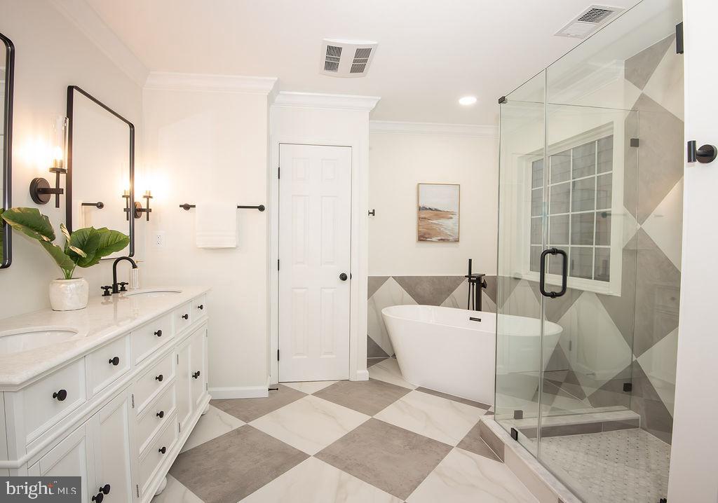 ROCKLAND VILLAGE - Residential