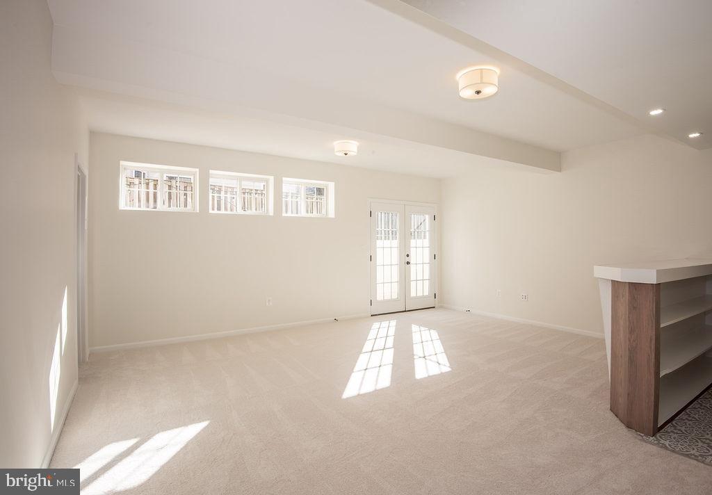 ROCKLAND VILLAGE - Residential