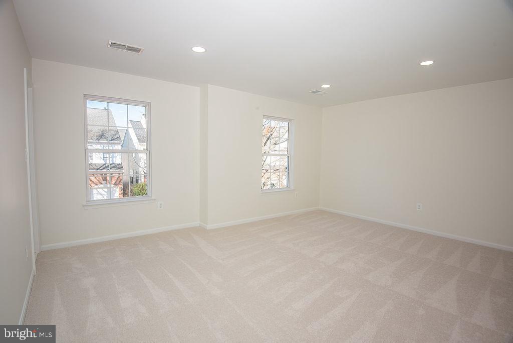 ROCKLAND VILLAGE - Residential