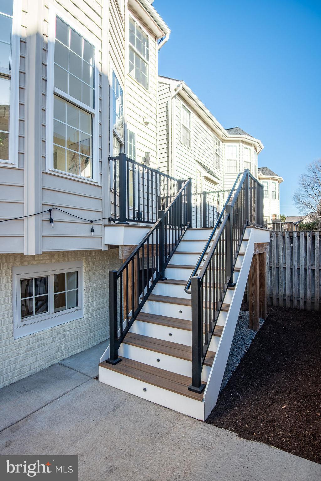 ROCKLAND VILLAGE - Residential